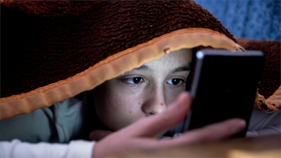 Why Kids Can’t Stop Using Phones